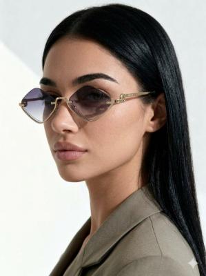 Gucci GG1604S Füme İthal Kadın Gözlük G4492-VLL