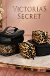 Victoria s Secret  Leopar Desenli 4 lü Makyaj ve Seyahat Çantası Seti