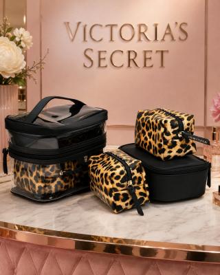 Victoria s Secret  Leopar Desenli 4 lü Makyaj ve Seyahat Çantası Seti
