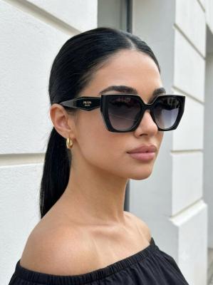 Prada PR 15WS Siyah Kadın Güneş Gözlüğü G4638-ILY Siyah