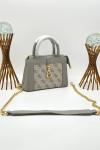Guess Stephi Gri Mini Logolu Siyah Çanta VLT-489 Gri
